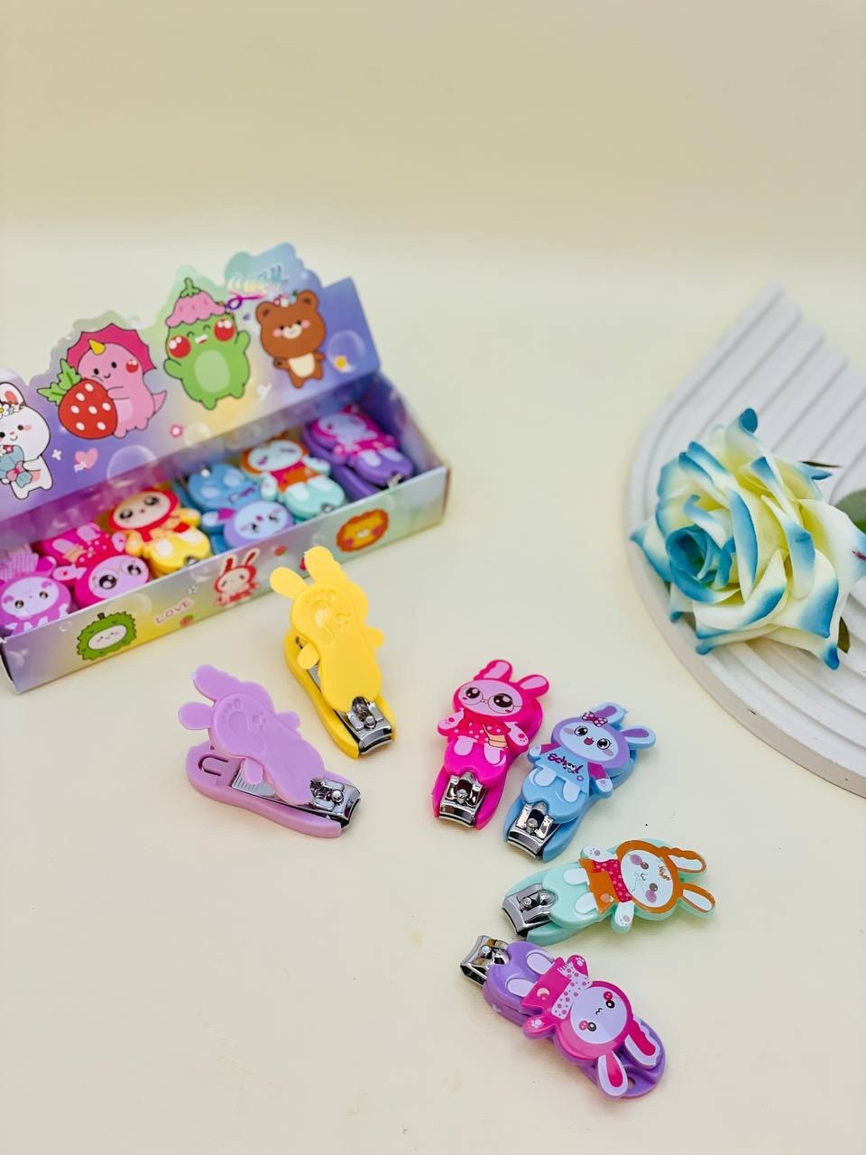 ناخن‌گیر رنگی فانتزی